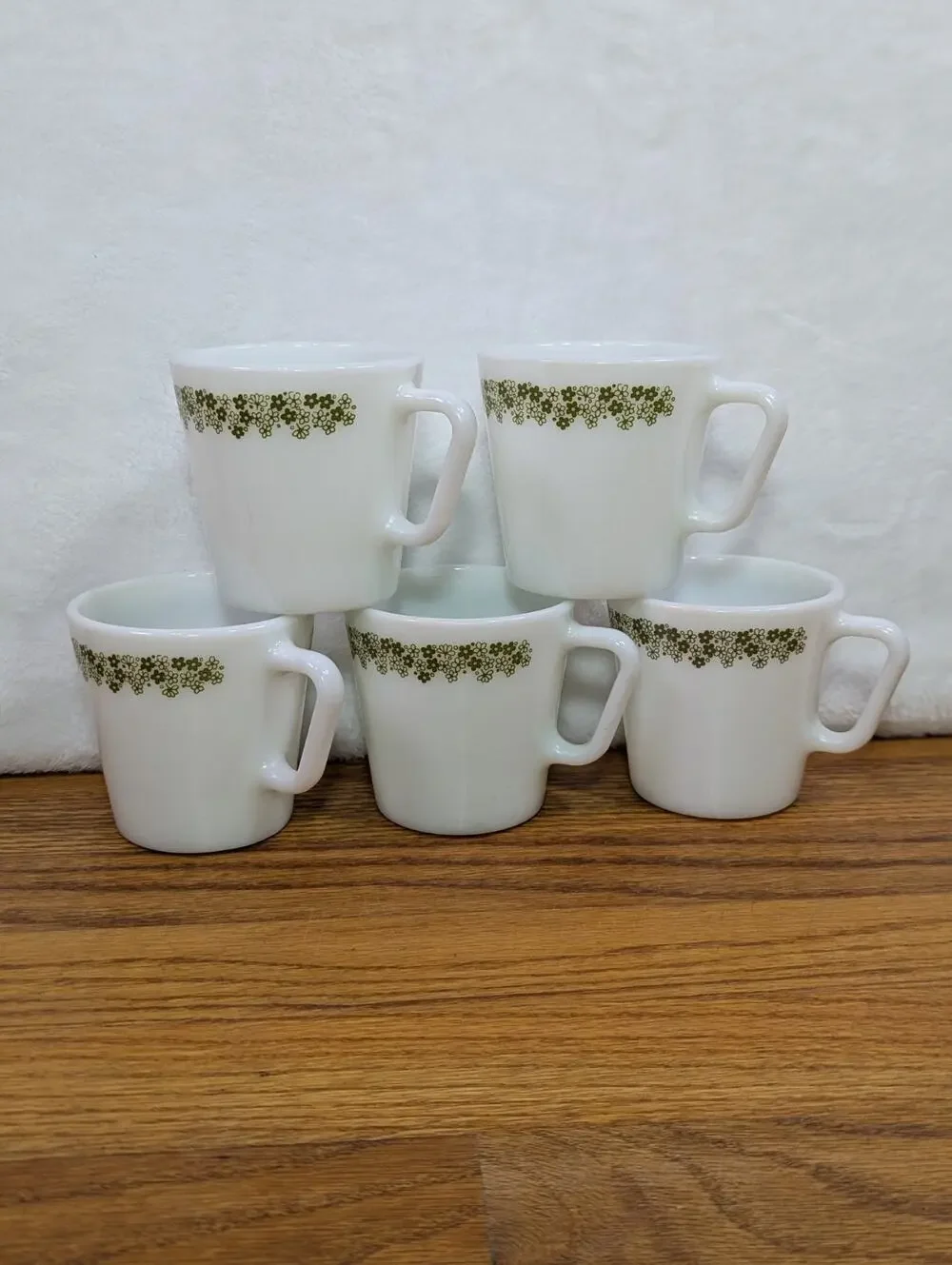 VTG Pyrex Spring Blossom Green Crazy Daisy Coffee Mugs Milk Glass Set 5